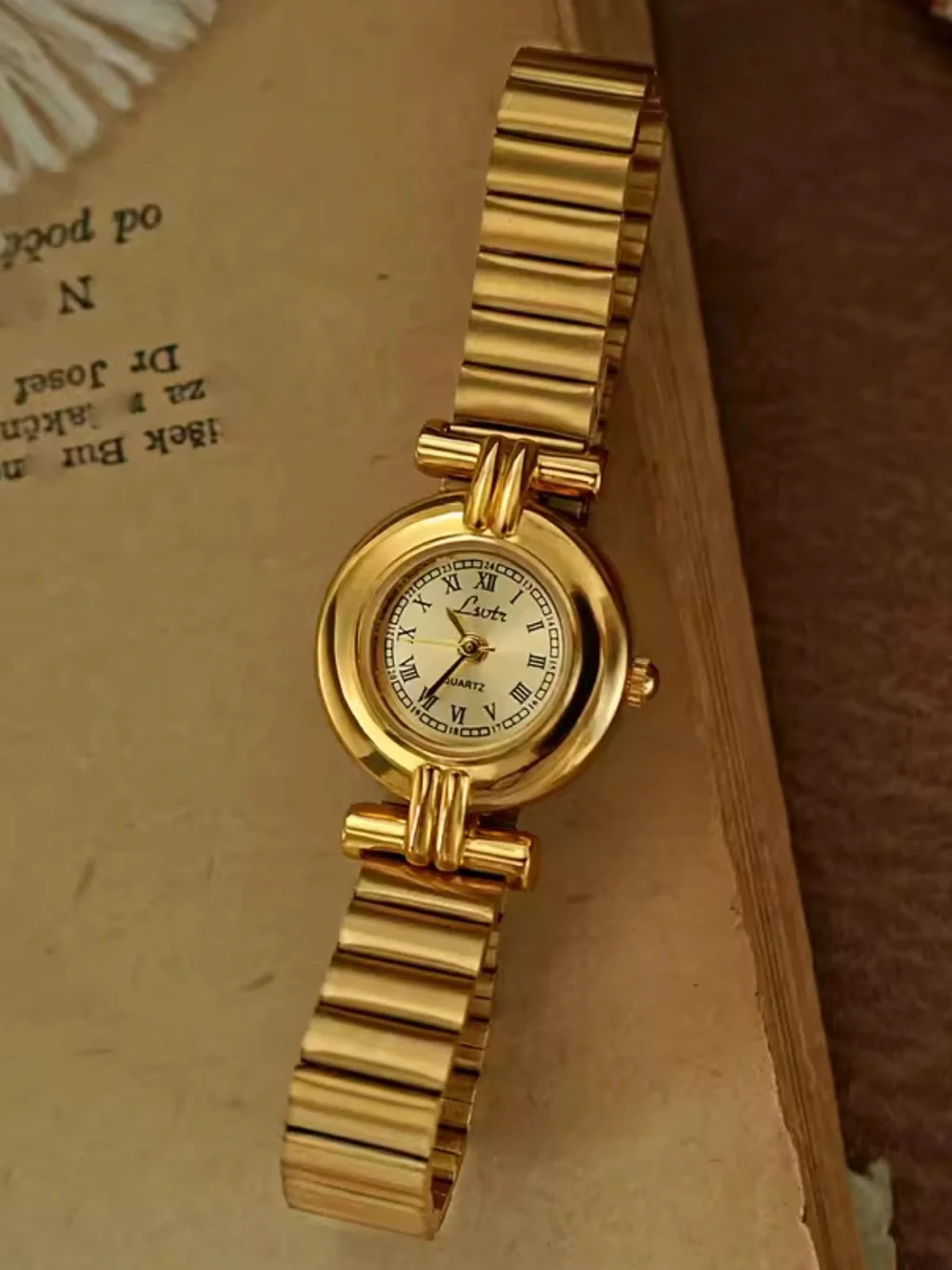 Classic Vintage Gold Women’s Watch with Roman Numeral Dial - Picture 9 of 12